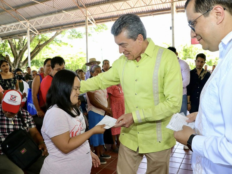 Encabeza Escandón Cadenas entrega de recursos de Programas Sociales