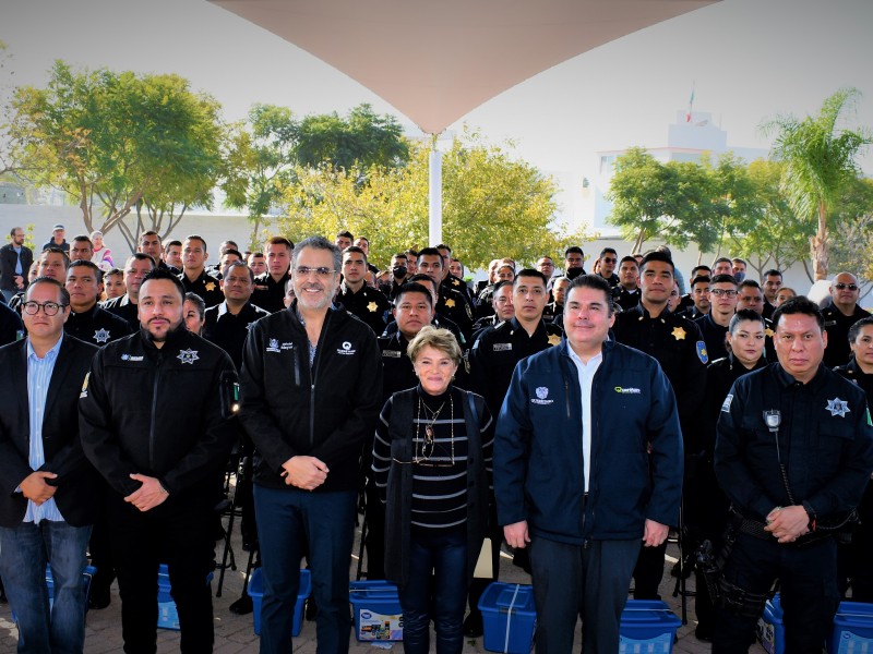 Encabeza Oficial Mayor reconocimiento ciudadano a Policías