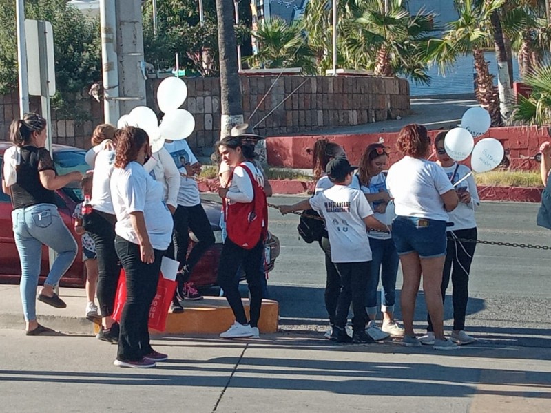 Encabezan marcha pacifica las guerreras buscadoras