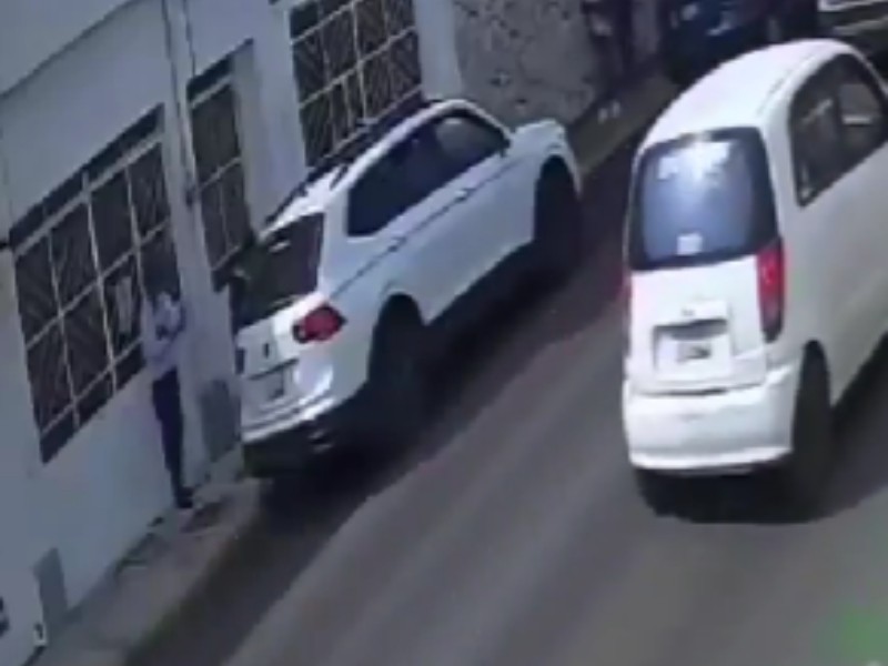 Encañonan a abuelitos y les roban camioneta a plena luz en Puebla