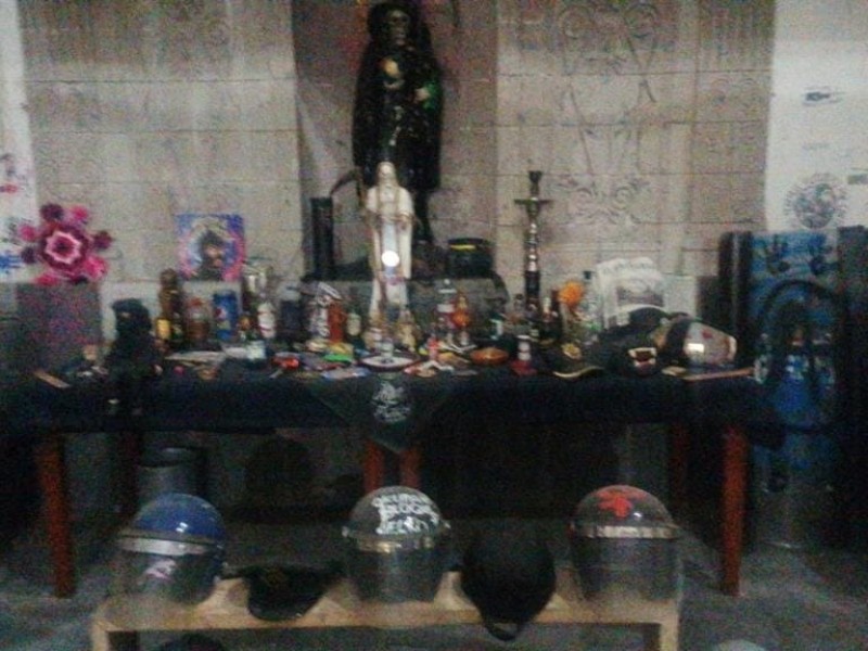 Encapuchadas tenían altar a la santa muerte en CNDH