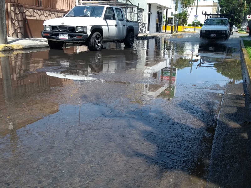 Encharcamiento de avenida Juárez, problema añejo