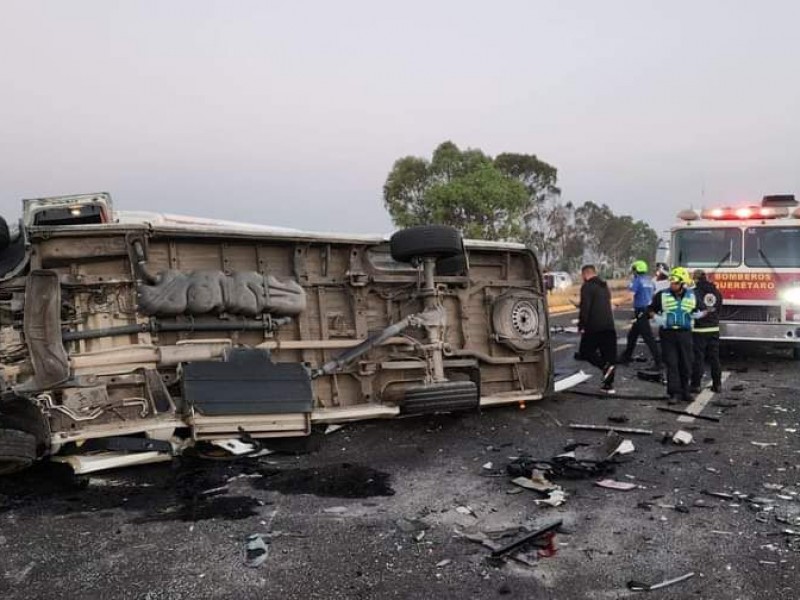 Encontronazo deja un muerto y 15 heridos en carretera 500