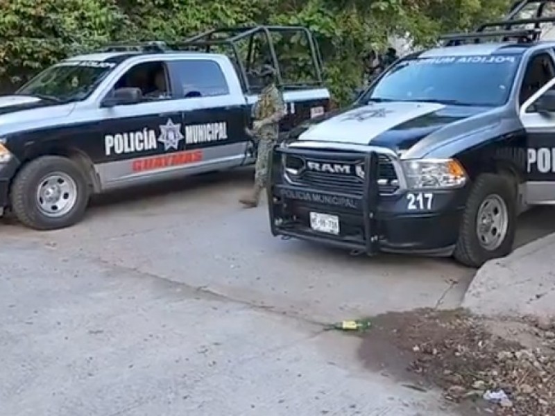 Encuentran a dos hombres colgados en Sector Golondrinas