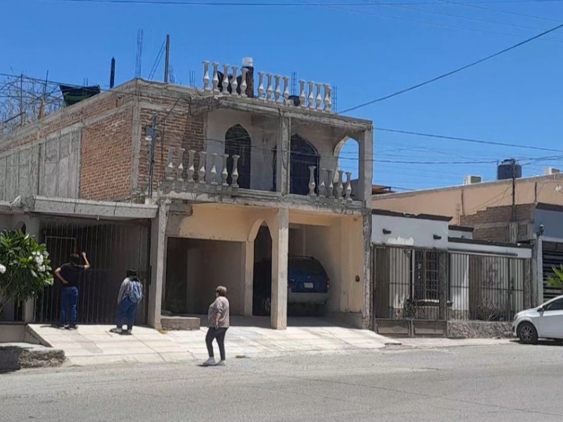 Encuentran a ex policía sin vida en techo de su casa