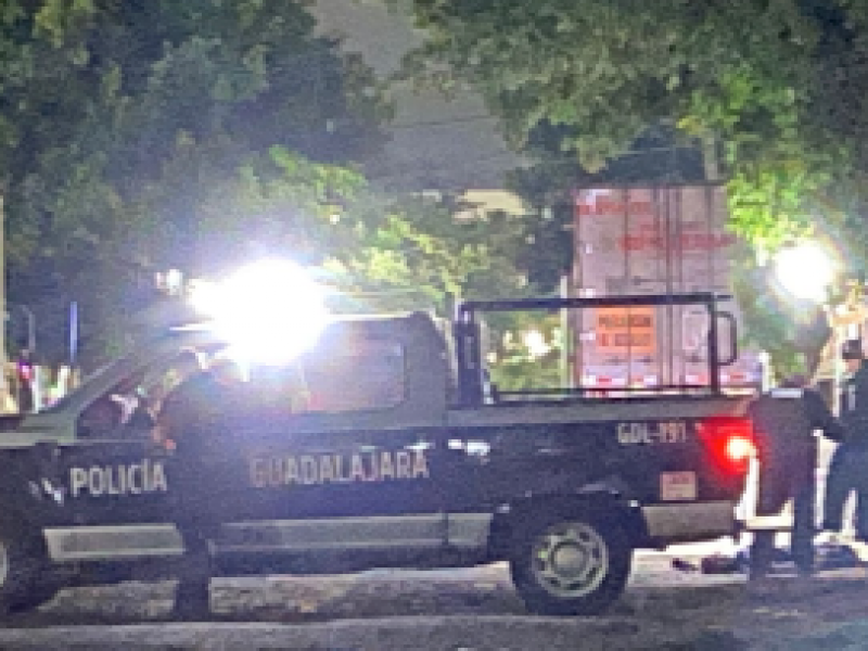 Encuentran a hombre con tiro de gracia en Guadalajara