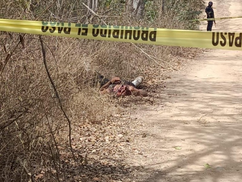 Encuentran a hombre muerto por arma blanca en La Unión