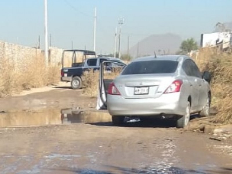 Encuentran a hombre sin vida tras volante de vehículo