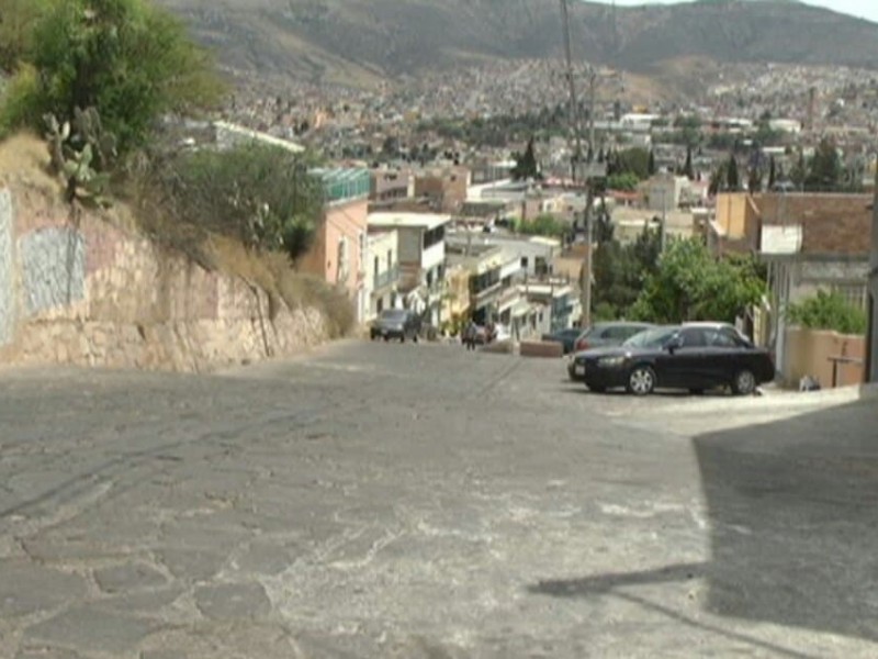 Encuentran a joven golpeada en pleno Centro Histórico