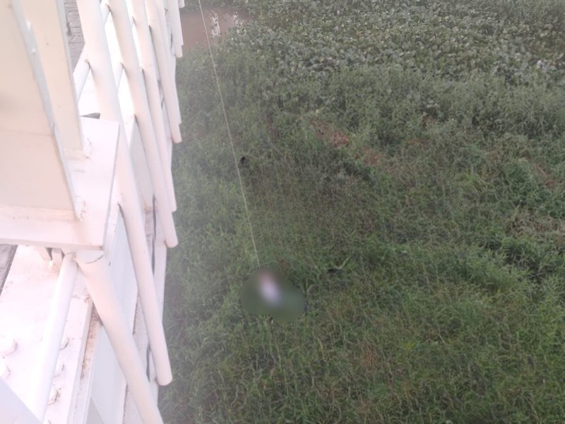 Encuentran colgada sin vida a mujer en puente bimodal, Culiacán