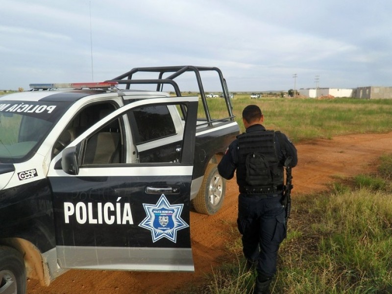 Encuentran cadáver semienterrado en Río Grande