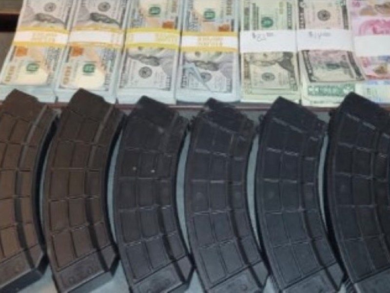 Encuentran cargadores y dinero rumbo a México