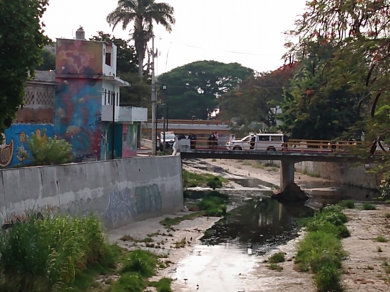 Encuentran cuerpo colgado de un puente del sabinal