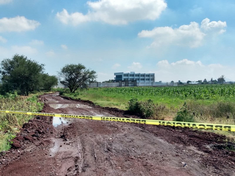 Encuentran cuerpo sin vida en terracería