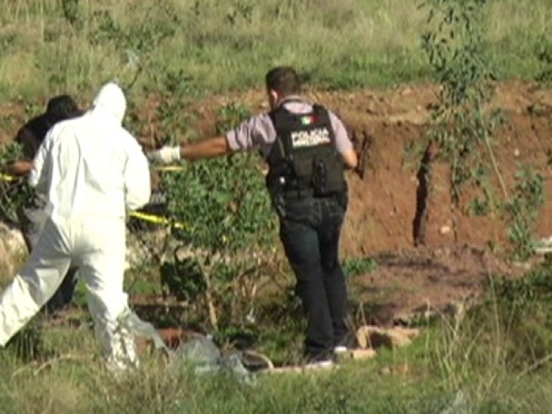 Encuentran dos cadáveres cerca de Tacoaleche