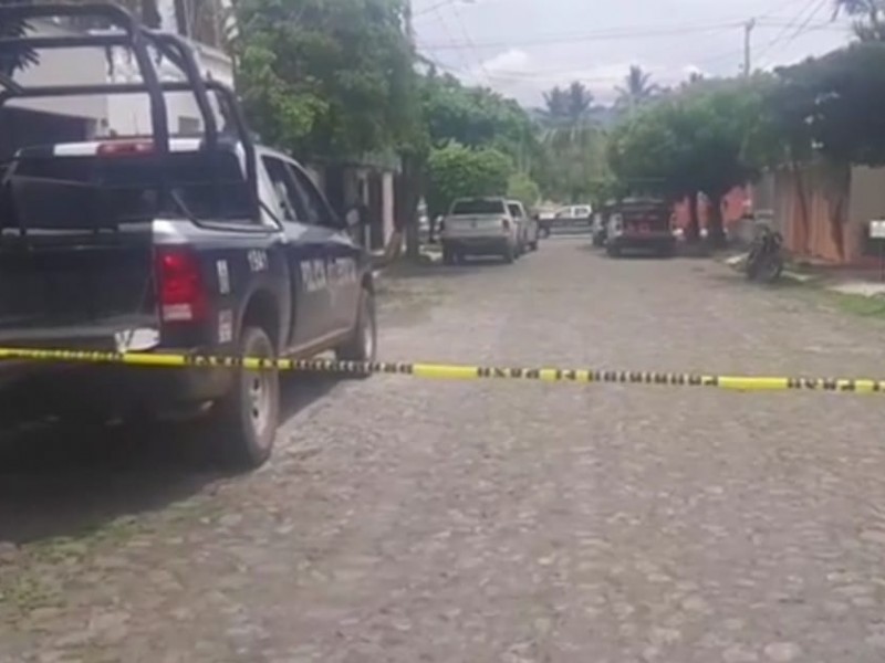 Encuentran granada en la colonia Vista Hermosa, Colima