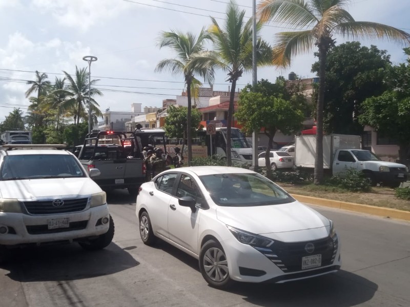 Encuentran mujer muerta en avenida de Mazatlán