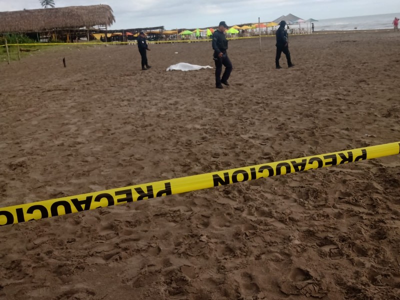 Encuentran presunta víctima de homicidio en Playa Casitas