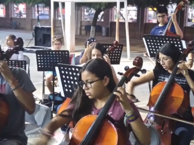 Encuentran refugio de paz en Orquesta Sinfónica Juvenil de SSP