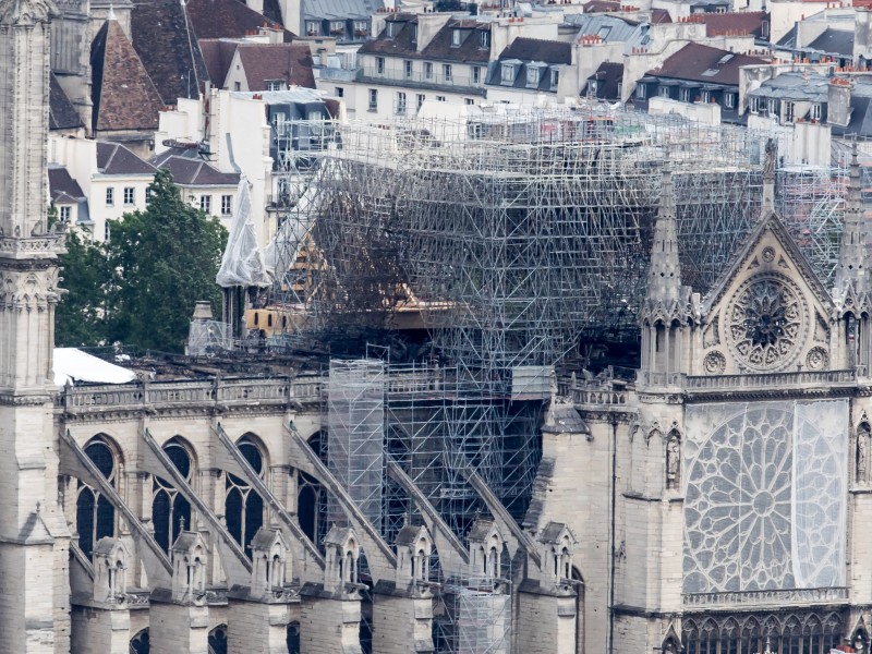 Encuentran restos medievales durante reconstrucción de Norte Dame