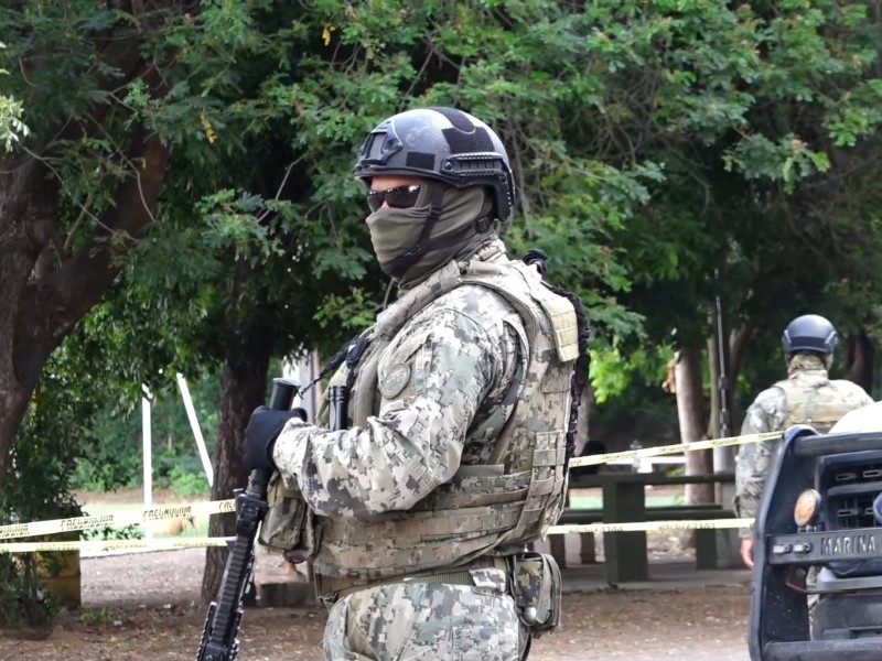 Encuentran sin vida a hombre dentro de local de comida rápida