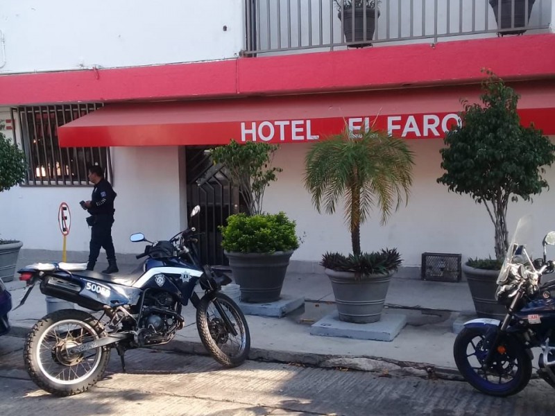 Encuentran sin vida a una mujer en hotel