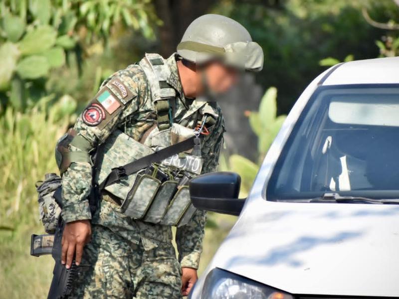 Encuentran un hombre ejecutado en un vehículo en las Huertas del Cura