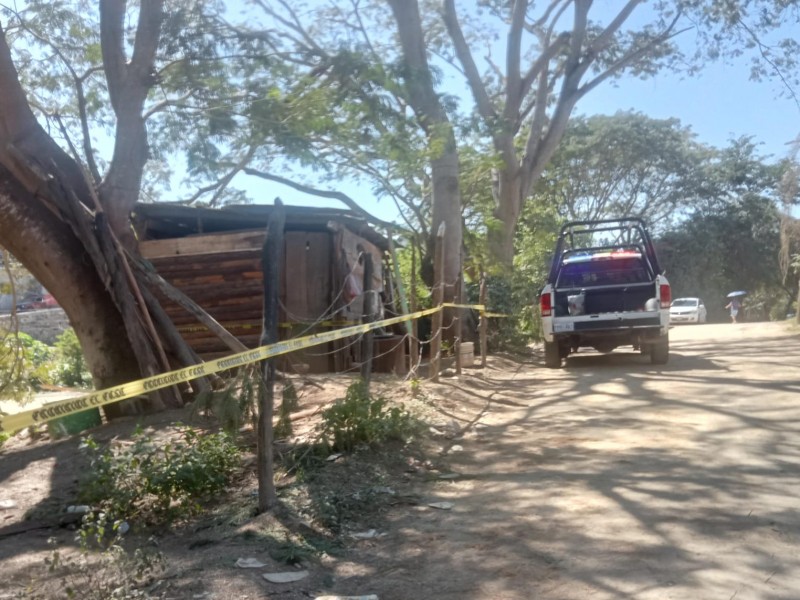 Encuentran un hombre muerto por arma blanca en su domicilio