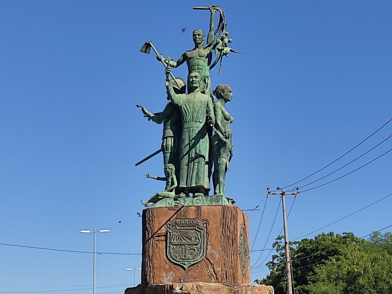 “Encuentro de dos culturas” escultura emblemática de Guasave