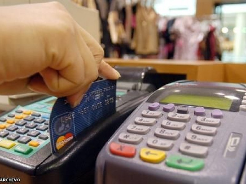 Endeudamiento con tarjetas de crédito puede acarrear problemas financieros