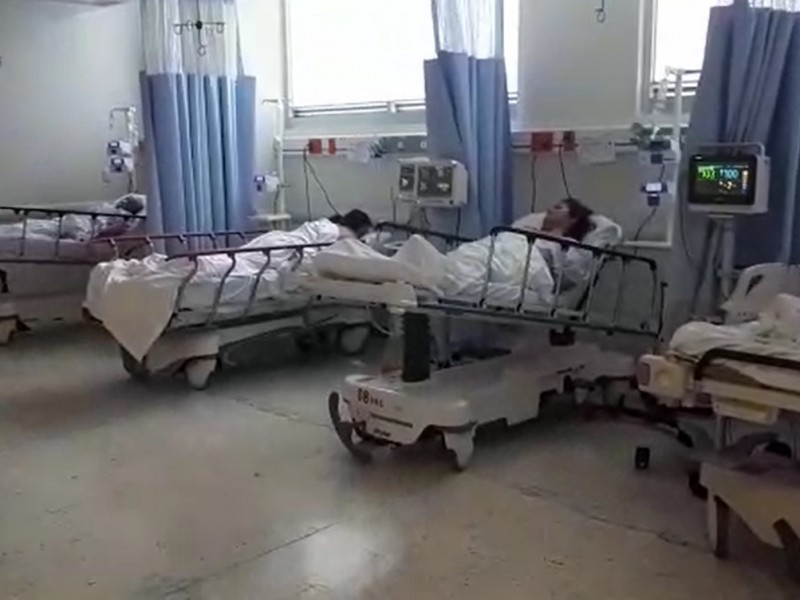 Enfermera demuestra saturación en el Hospital General