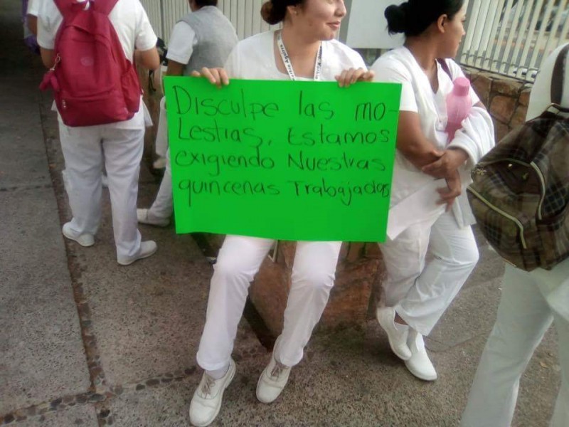 Enfermeras exigen pagos atrasados al ISSSTE
