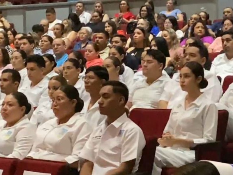 ITSON: Primera generación de enfermeros y enfermeras