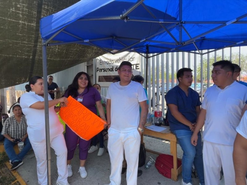 Enfermeros, se emplean en la informalidad ante falta de sueldos y plazas