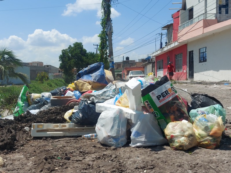 Enfrenta ayuntamiento problemas de tiraderos clandestinos con comerciantes de Tepic