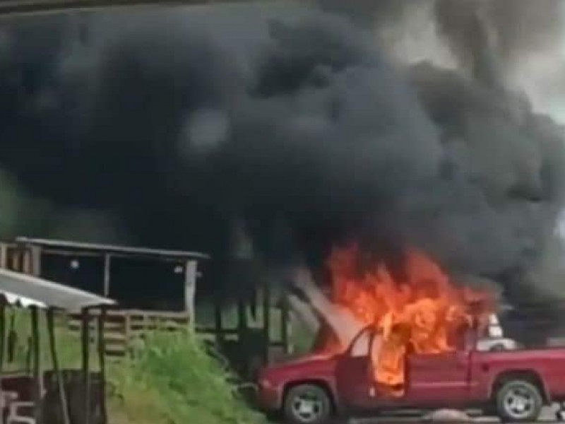 Enfrentamiento en Chiapas. Unidades incendiadas y 3 muertos