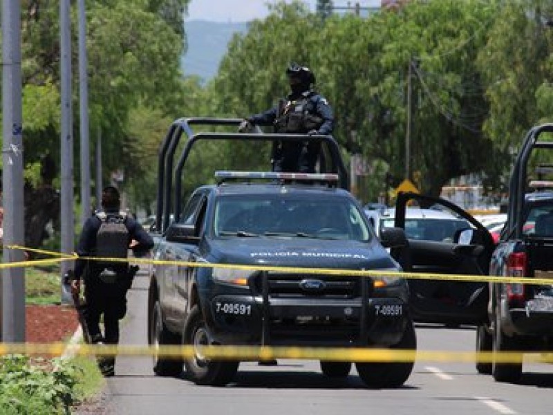 Enfrentamiento entre autoridades y hombres armados deja 4 muertos