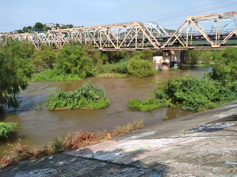 ¡Enhorabuena! Lluvias limpian contaminación de río Tehuantepec por aguas negras