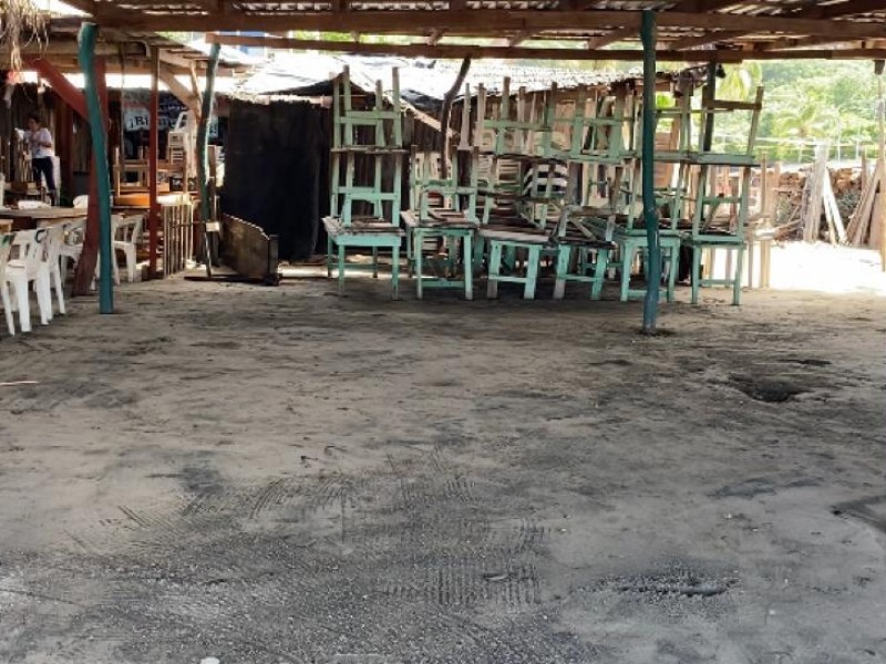 Enramaderos de playa Linda, Ixtapa se vieron afectados por Max