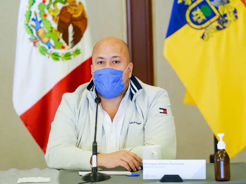 Enrique Alfaro en contra de eliminar uso de cubrebocas