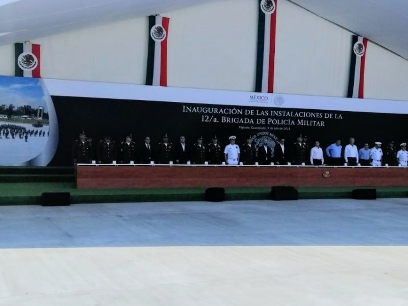 Enrique Peña Nieto inaugura brigada de Policía Militar