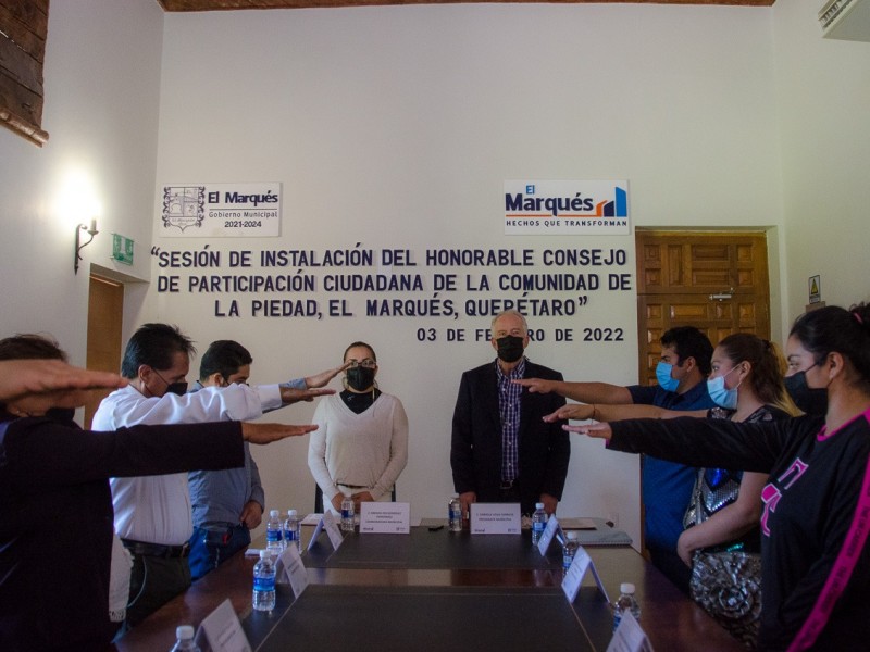 Enrique Vega toma protesta a integrantes del Consejo Municipal