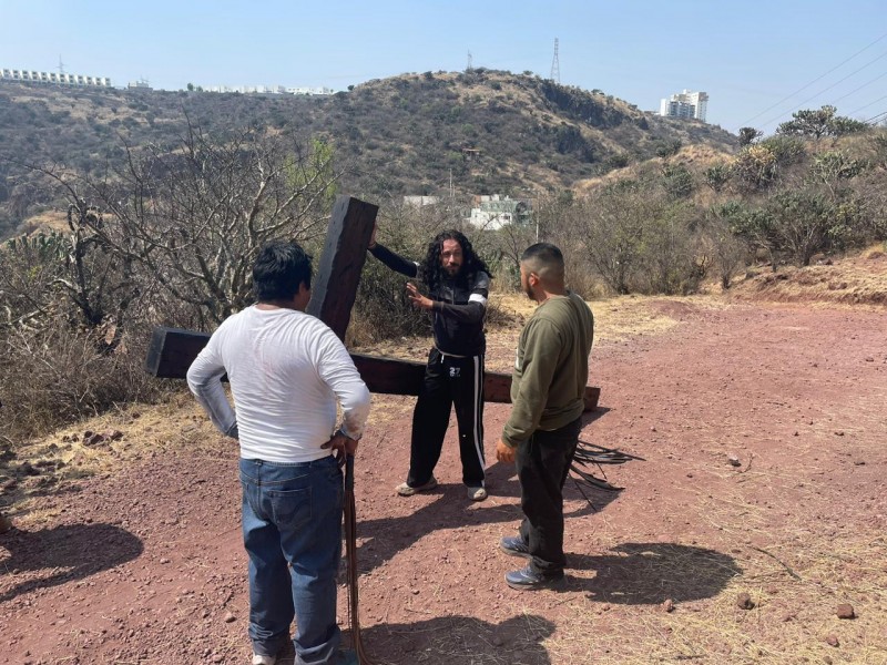 Ensayos para viacrusis en La Cañada; preparación en todo sentido