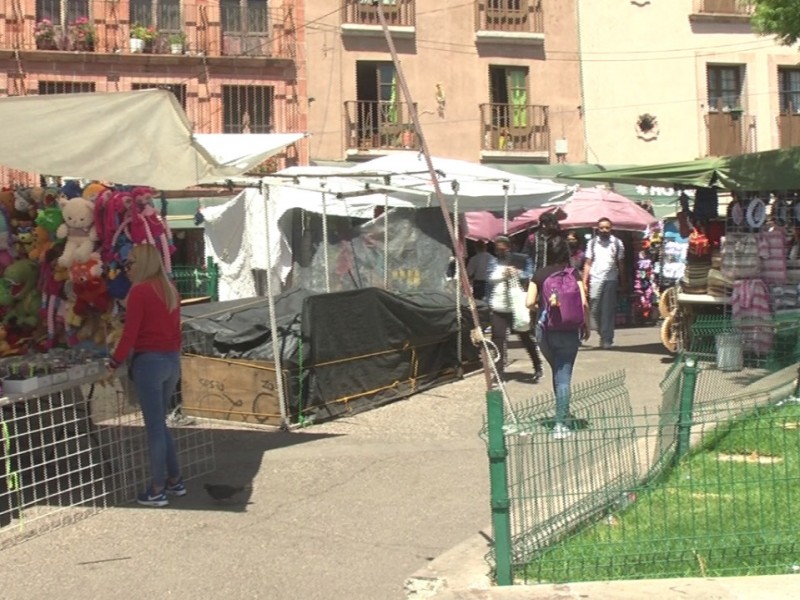 Entablan dialogo con comercio ambulante