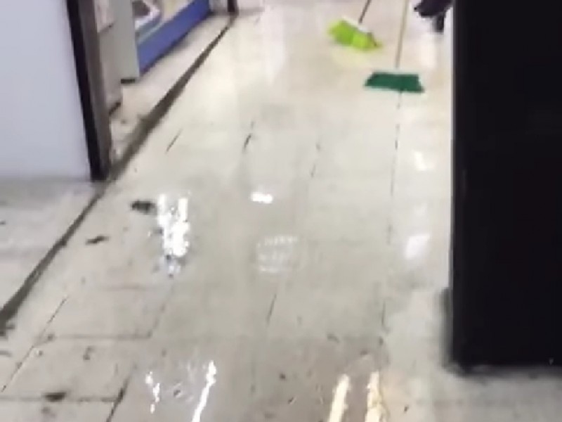 Entra agua a Plaza de la tecnología