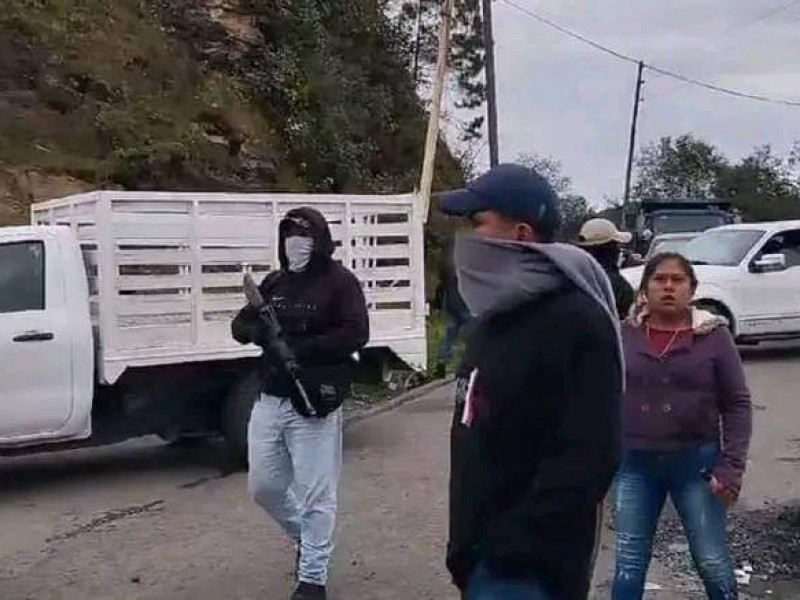Entran encapuchados y grupos armados a Coyomeapan