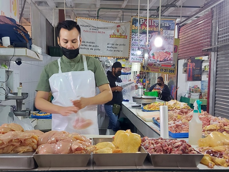 Entre 10 y 20 pesos aumenta el precio del pollo