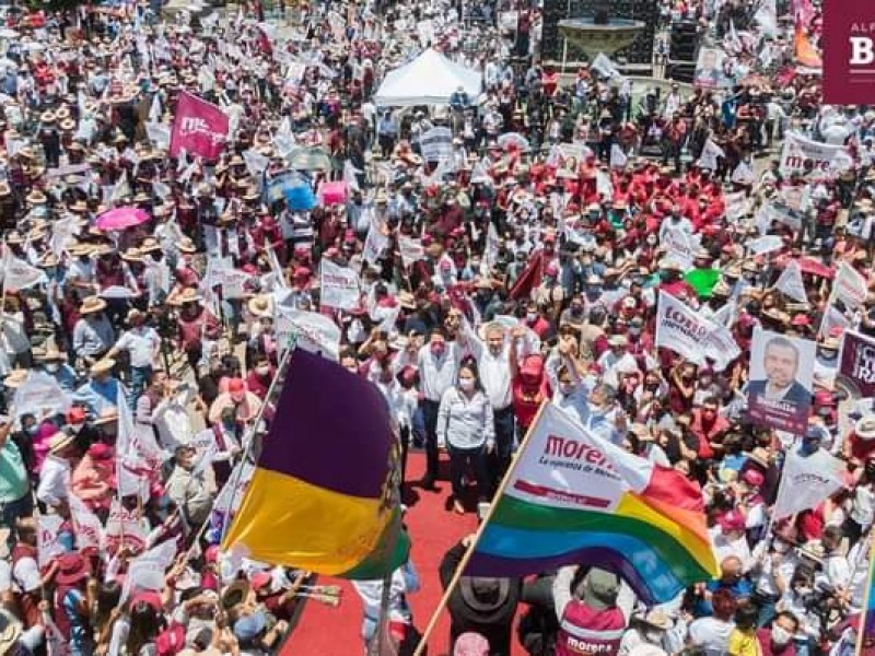 Arrancan campaña entre aglomeraciones y sin sana distancia en Michoacan