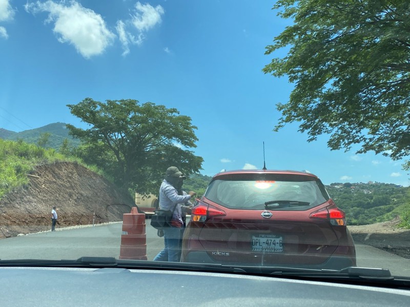 Entre boteos y carretera con baches para llegar a Comitán