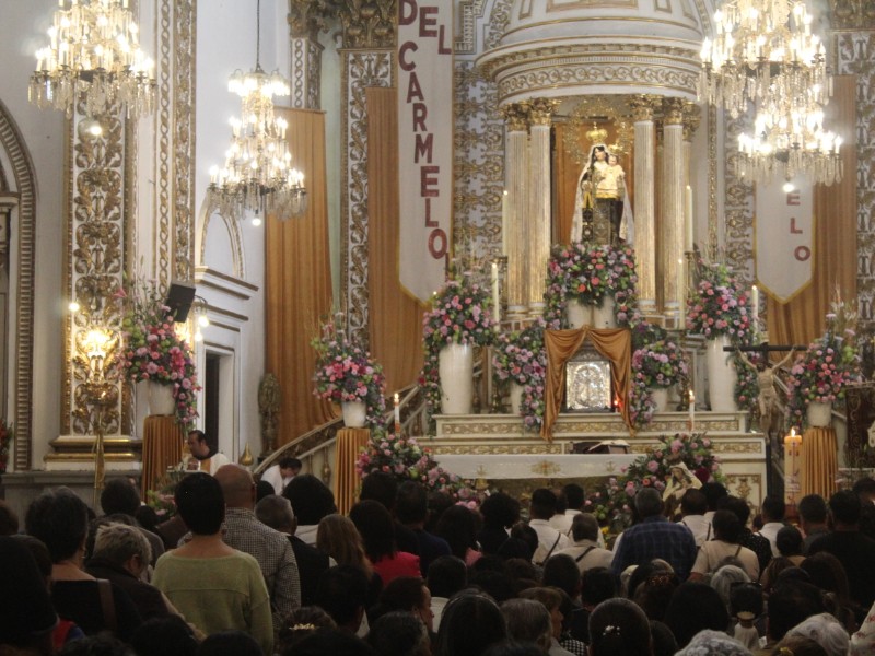 Entre escapularios y agradecimientos, feligreses celebraron a la Virgen del Carmen